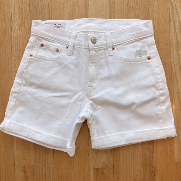 Gap 5” Mid-rise Girlfriend Short- 5 pocket White Denim - Picture 1 of 4